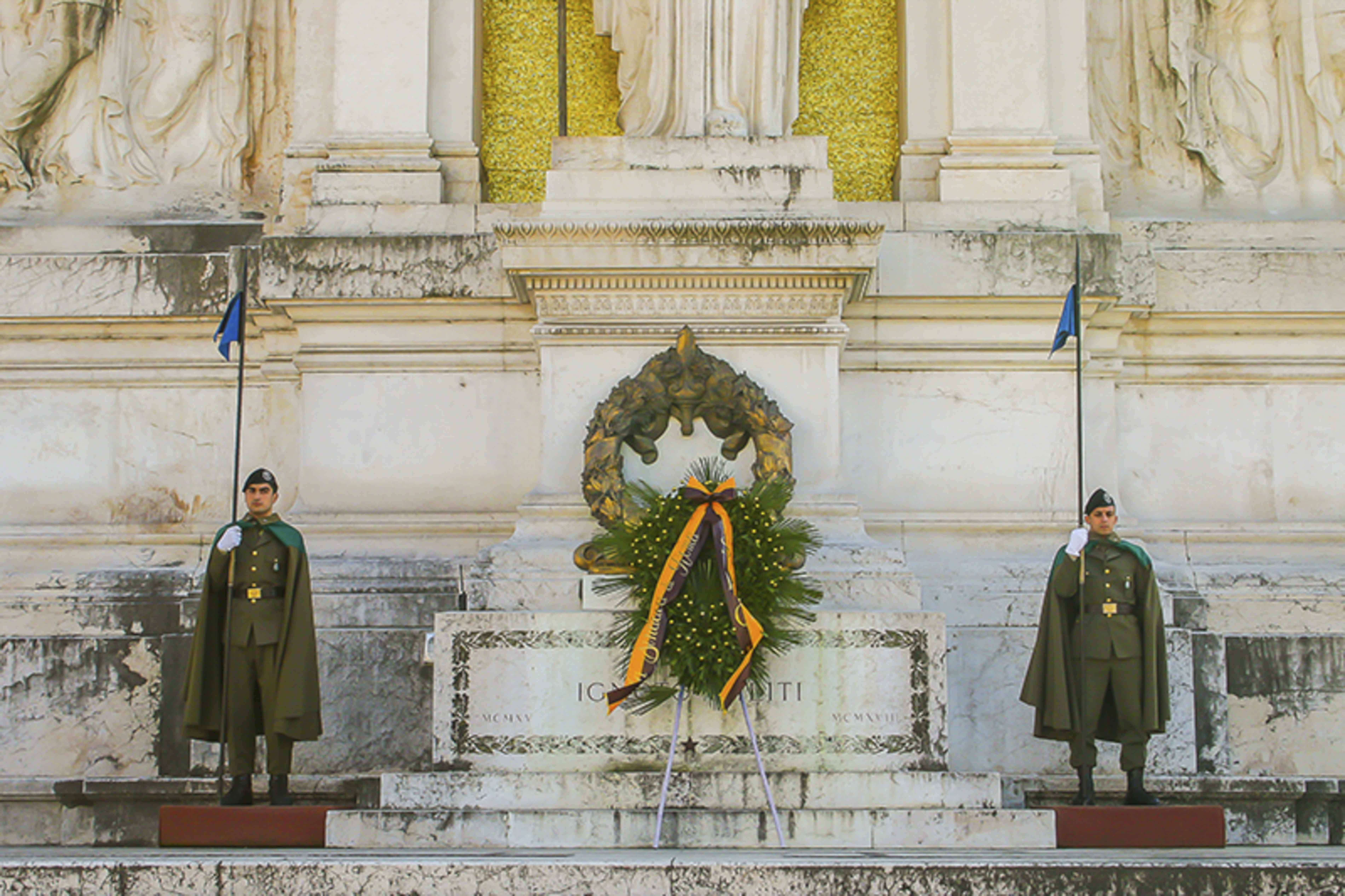Honor guard flanking the Tomb of the Unknown Soldier, Vittoriano