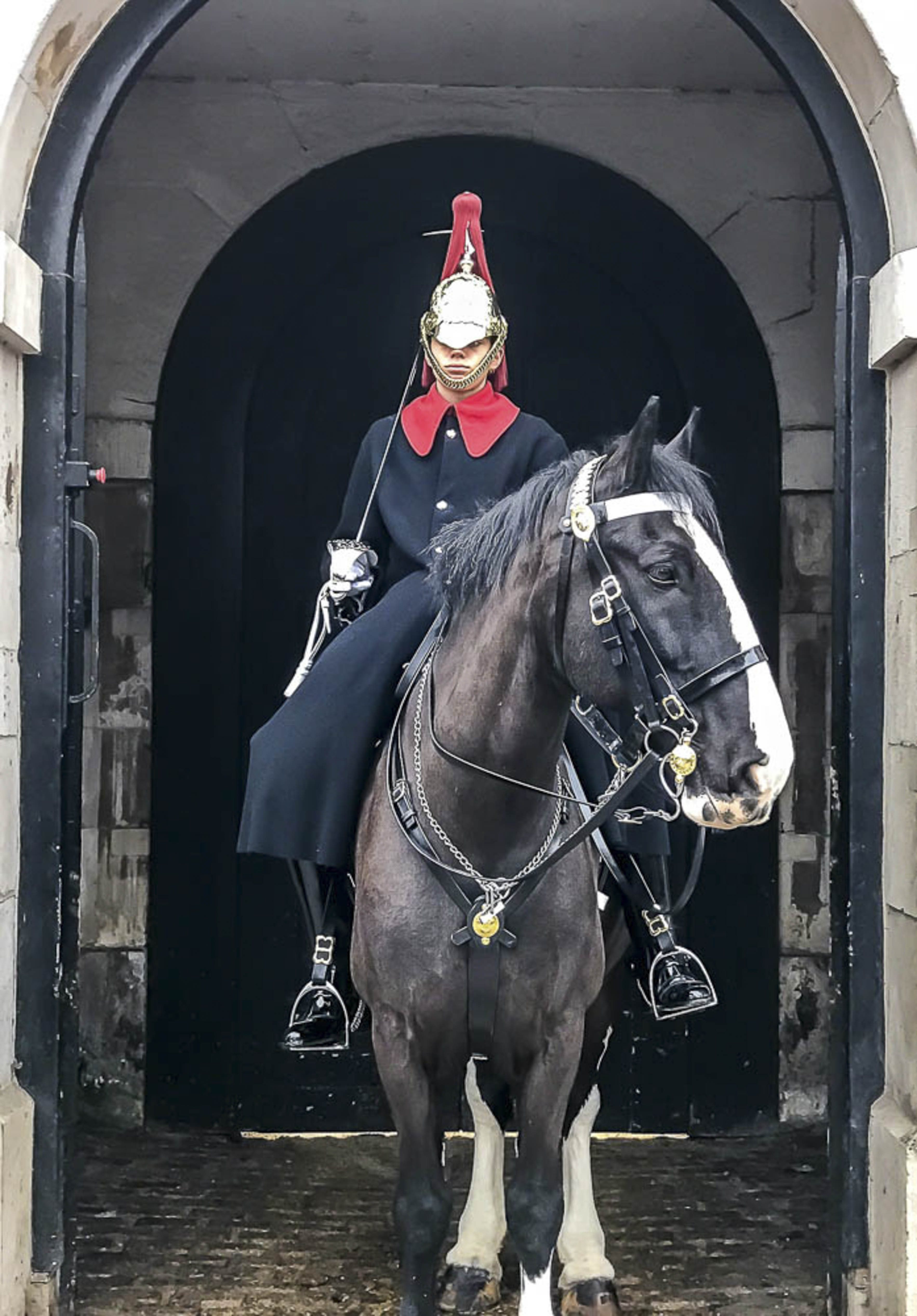 Household Cavalry mounted guard at Horse Guards, Whitehall